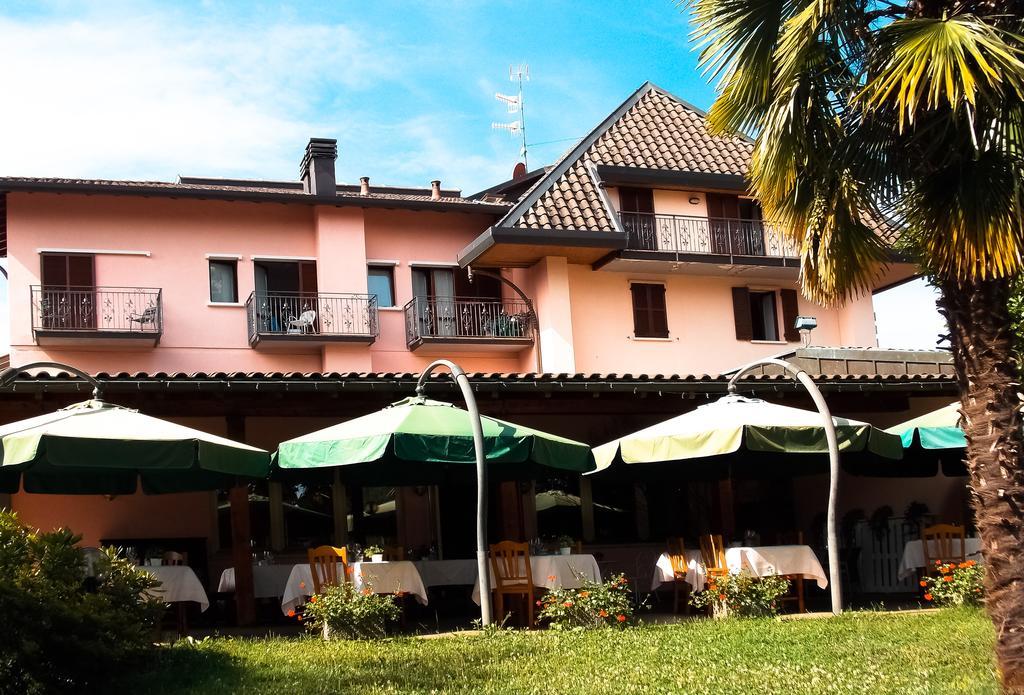 Hotel Alpino Cuasso Al Monte Exterior foto